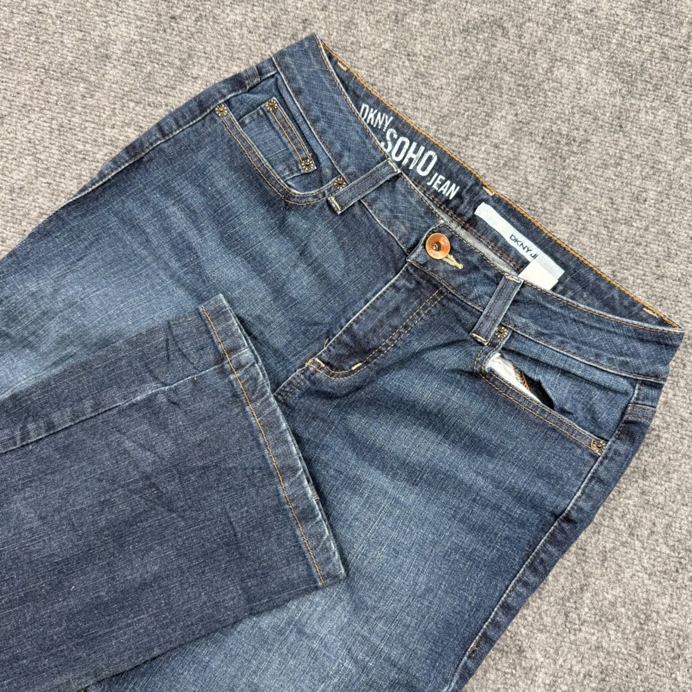 DKNY Soho Jeans 8R Blue Dark Wash Bootcut Denim Womens